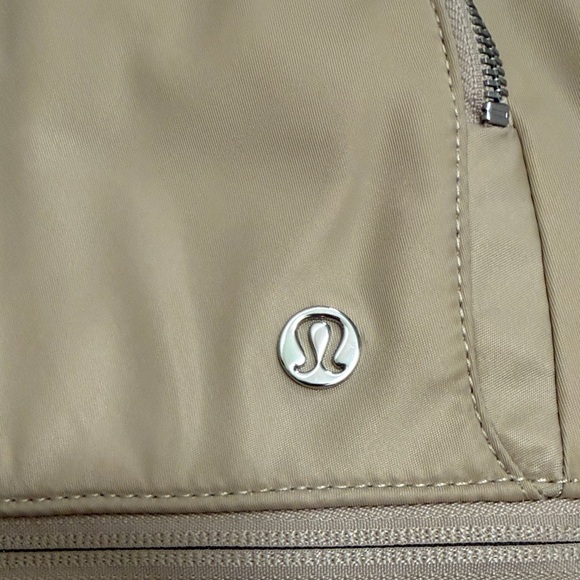Lululemon Athletica Expandable Tan Tote Bag - Picture 2 of 11